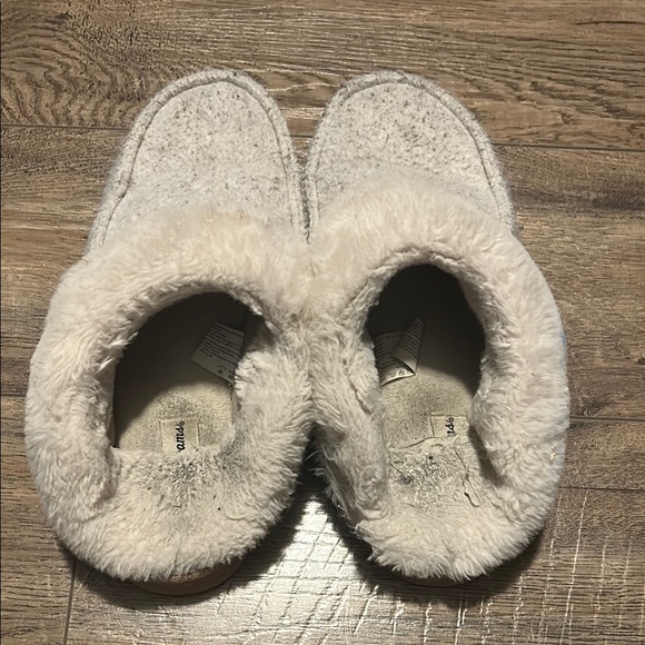 Women's US L 9-10 Dearfoams Costco slippers - Picture 1 of 3